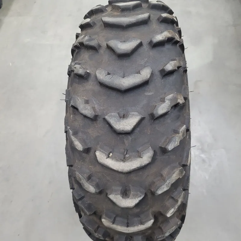 Populaire Used tire 25x10-12